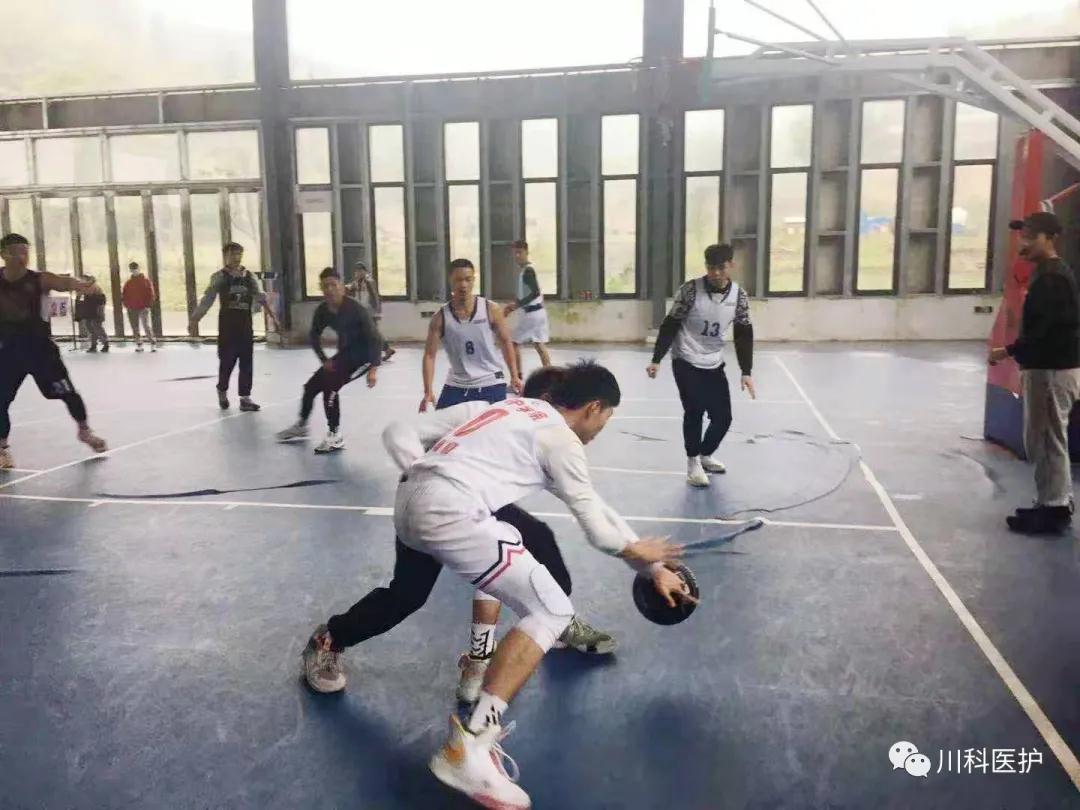 2-20121QIU4X4.jpg