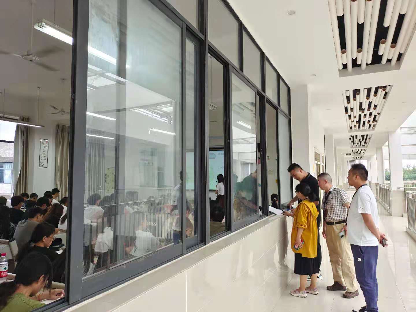 2-210ZF94024518.jpg