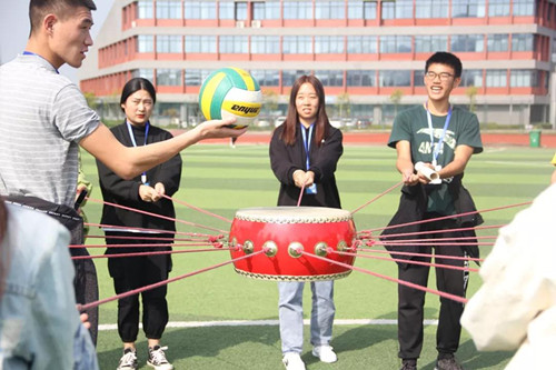 医护学院学生组织“青春飞扬·趣味运动”团建会(图2)